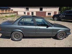 Grau Gebraucht 1988 BMW 320 Limousine | 4.700 €