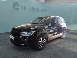 Schwarz Gebraucht 2023 VW Tiguan Life SUV | 31.883 € (Fairer Preis)