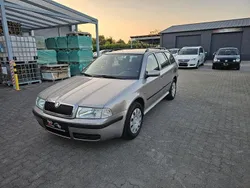 Gold Gebraucht 2008 Skoda Octavia Kombi | 2.400 € (Guter Preis)