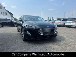 Schwarz Gebraucht 2019 Ford Focus Cool & Connect Limousine | 13.990 € (Guter Preis)