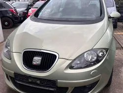 Grün Gebraucht 2005 Seat Altea Stylance Van / Kleinbus | 1.100 € (Fairer Preis)