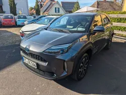 Grey metallic (metallic) Gebraucht 2022 Toyota Yaris Hybrid SUV | 23.900 € (Fairer Preis)