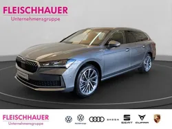 Grau Neu 2025 Skoda Superb LAURIN & KLEMENT Kombi | 51.990 € (Fairer Preis)