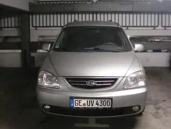 Silber metallic Gebraucht 2005 Kia Carens Van / Kleinbus | 14.000 €