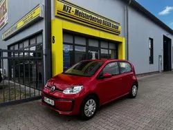 Rot Gebraucht 2017 VW up! Kleinwagen | 8.200 € (Etwas zu teuer)