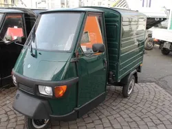 Dunkelgrün Neu 2025 Piaggio APE SUV | 8.390 €