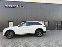 Weiß Gebraucht 2021 Mercedes GLC300e AMG SUV | 30.940 € (Fairer Preis)