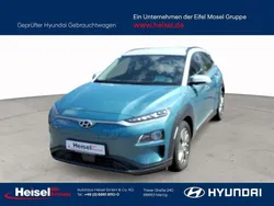 Ceramic blue / chalk white roof Gebraucht 2020 Hyundai Kona Premium SUV | 19.990 € (Guter Preis)