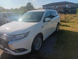 Weiß Gebraucht 2019 Mitsubishi Outlander P-HEV SUV | 15.000 € (Fairer Preis)