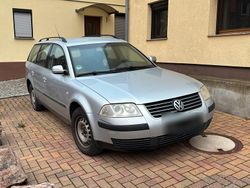 Silber Gebraucht 2002 VW Passat Kombi | 2.350 € (Teuer)