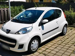 Weiß Gebraucht 2010 Peugeot 107 Kleinwagen | 2.450 € (Guter Preis)