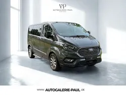 Grau Gebraucht 2019 Ford Tourneo Custom Titanium Van / Kleinbus | 33.900 € (Fairer Preis)