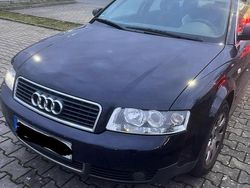Blau Gebraucht 2002 Audi A4 Kombi | 1.500 € (Superpreis)