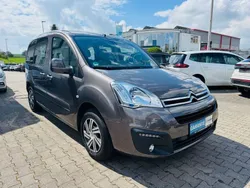 Grau Gebraucht 2015 Citroën Berlingo SELECTION Van / Kleinbus | 14.970 € (Teuer)