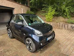 Blau Gebraucht 2023 Smart ForTwo Electric Drive Passion Coupé | 12.900 € (Fairer Preis)