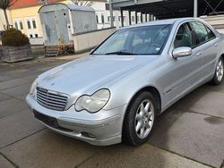 Silber Gebraucht 2001 Mercedes C240 Elegance Limousine | 2.400 € (Fairer Preis)