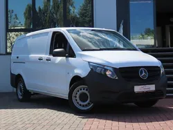 Weiß Gebraucht 2022 Mercedes Vito Van / Kleinbus | 32.900 € (Guter Preis)