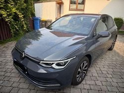 Grau Gebraucht 2023 VW Golf Active Limousine | 20.900 € (Guter Preis)