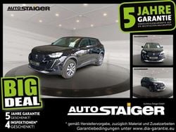 Lackierung schwarz perla nera/ Gebraucht 2022 Peugeot e-2008 Active SUV | 17.477 € (Superpreis)