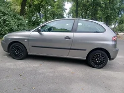 Grau Gebraucht 2004 Seat Ibiza Kleinwagen | 1.150 € (Fairer Preis)