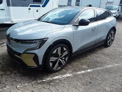 Grün Gebraucht 2022 Renault Mégane Iconic Limousine | 32.900 € (Etwas zu teuer)