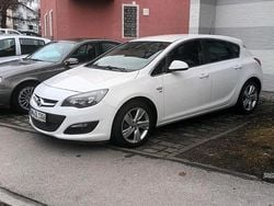 Weiß Gebraucht 2014 Opel Astra Limousine | 6.200 € (Fairer Preis)