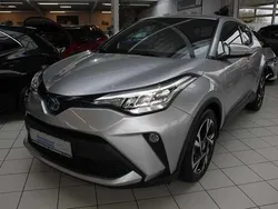 Shimmering silber metallic Neu 2024 Toyota C-HR Team SUV | 27.890 € (Guter Preis)