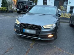 Grau Gebraucht 2015 Audi A3 Sportback Comfort Kleinwagen | 16.500 € (Teuer)