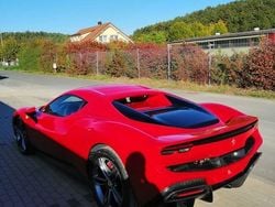 Rosso corsa Neu 2025 Ferrari 296 Cabrio | 354.620 € (Teuer)