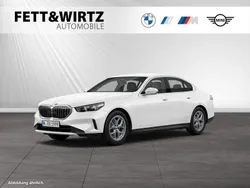 Alpinweiß Gebraucht 2024 BMW 520 Sport Line Limousine | 47.700 € (Superpreis)
