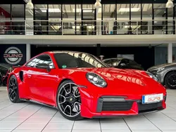 Rot Gebraucht 2023 Porsche 992 Coupé | 279.992 €