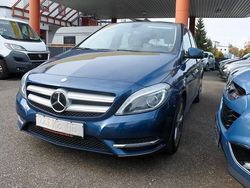 Blau Gebraucht 2012 Mercedes B200 Van / Kleinbus | 8.999 € (Fairer Preis)