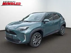 Grün Neu 2025 Toyota Yaris Cross SUV | 29.190 €