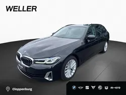 Saphirschwarz (schwarz) Gebraucht 2022 BMW 530 Luxury Line Kombi | 35.950 € (Guter Preis)