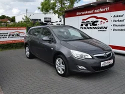 Grau Gebraucht 2011 Opel Astra Design Edition Kombi | 3.990 € (Etwas zu teuer)