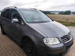 Grau Gebraucht 2005 VW Touran Van / Kleinbus | 1.499 € (Guter Preis)