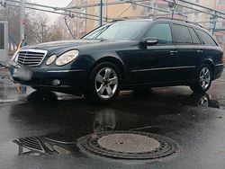 Schwarz Gebraucht 2003 Mercedes E220 Kombi | 2.199 €
