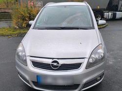 Silber Gebraucht 2007 Opel Zafira Van / Kleinbus | 3.599 € (Etwas zu teuer)