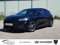 Schwarz Gebraucht 2020 Ford Focus ST-Line Limousine | 16.990 € (Fairer Preis)