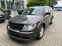 Grau Gebraucht 2017 Dodge Journey SUV | 13.999 €
