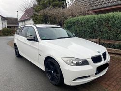 Weiß Gebraucht 2008 BMW 320 Kombi | 3.200 € (Guter Preis)