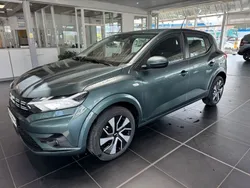 Grün Neu 2025 Dacia Sandero Expression Kleinwagen | 15.995 € (Guter Preis)