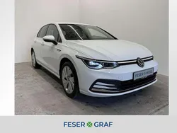 Pure white Gebraucht 2023 VW Golf VIII Style Limousine | 22.990 € (Guter Preis)