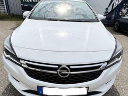 Weiß Gebraucht 2016 Opel Astra Active Kombi | 9.500 €