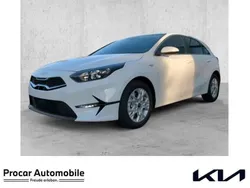 Weiß Neu 2025 Kia Ceed Vision Limousine | 24.290 € (Guter Preis)