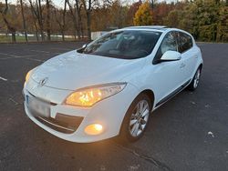 Weiß Gebraucht 2011 Renault Mégane III Limousine | 3.500 € (Guter Preis)