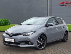 Grau Gebraucht 2018 Toyota Auris Hybrid Team Limousine | 18.990 € (Teuer)