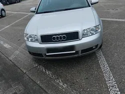 Silber Gebraucht 2004 Audi A6 Kombi | 1.550 €