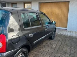 Schwarz Gebraucht 2010 Renault Clio II Expression Kleinwagen | 1.500 € (Guter Preis)