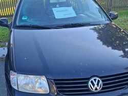 Schwarz Gebraucht 2001 VW Polo Comfortline Limousine | 600 € (Guter Preis)